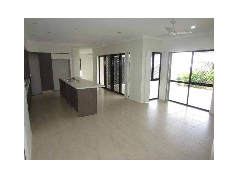 17 Baird Court, Bushland Beach QLD 4818