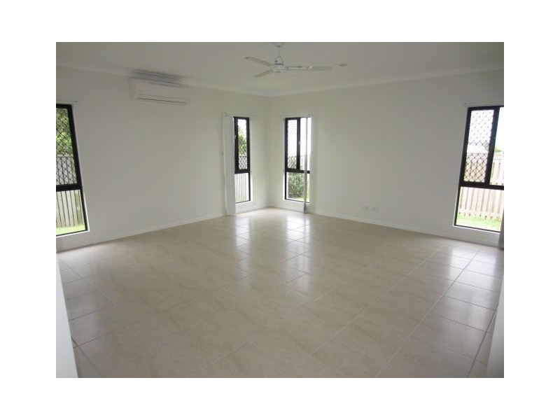 17 Baird Court, Bushland Beach QLD 4818