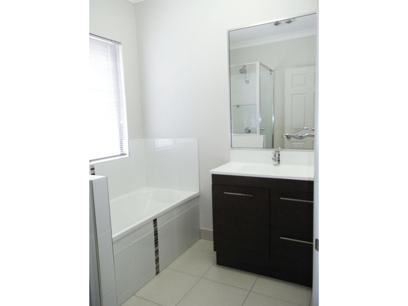 30 Saba Street, Burdell QLD 4818