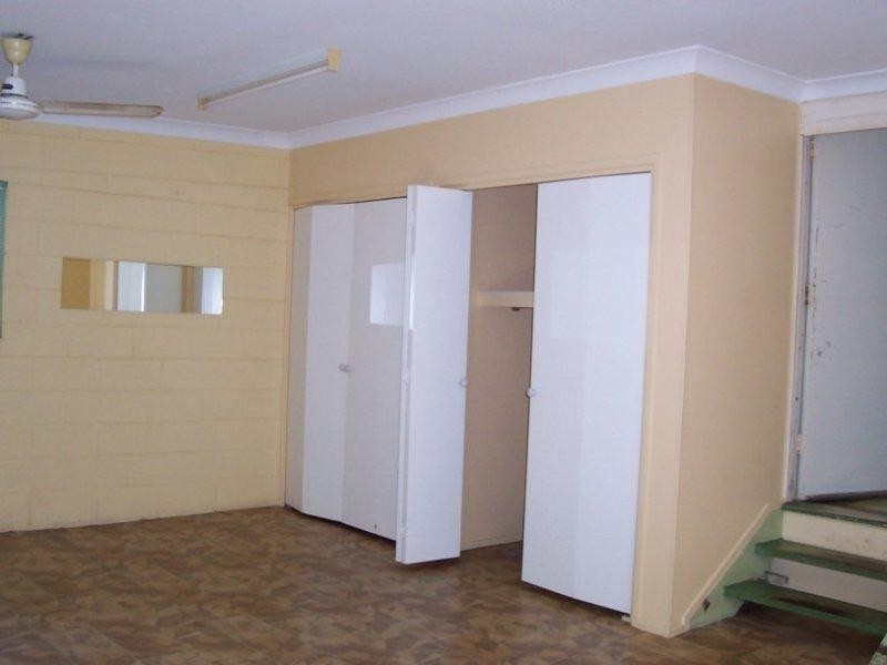 West End QLD 4810
