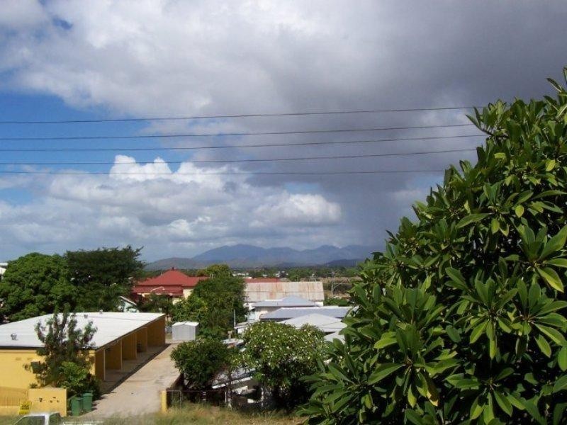 West End QLD 4810