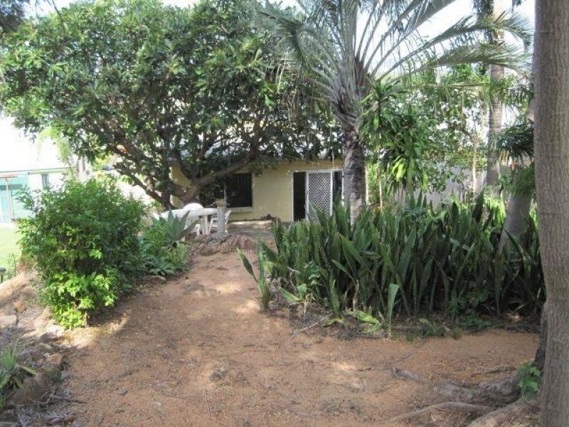 West End QLD 4810