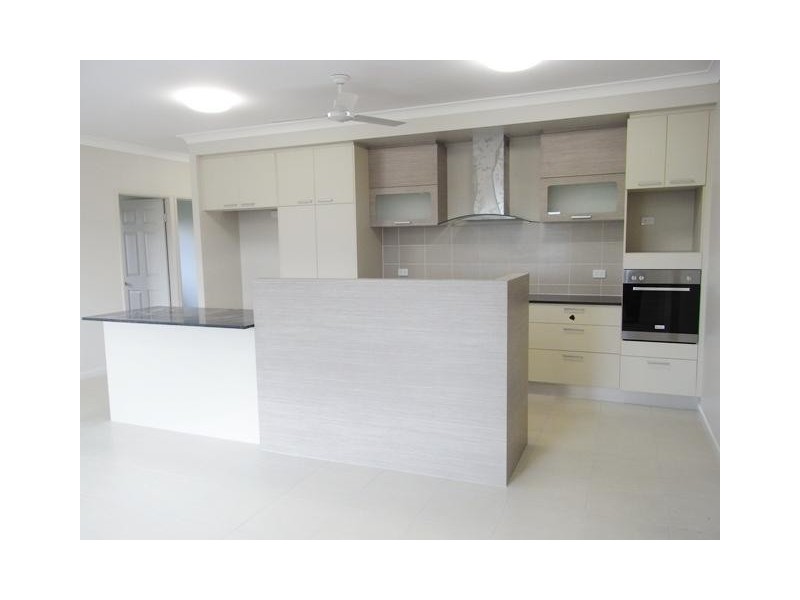 7 Laysan Street, Burdell QLD 4818