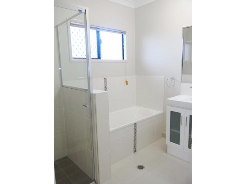 7 Laysan Street, Burdell QLD 4818