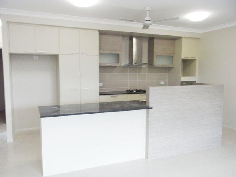 7 Laysan Street, Burdell QLD 4818