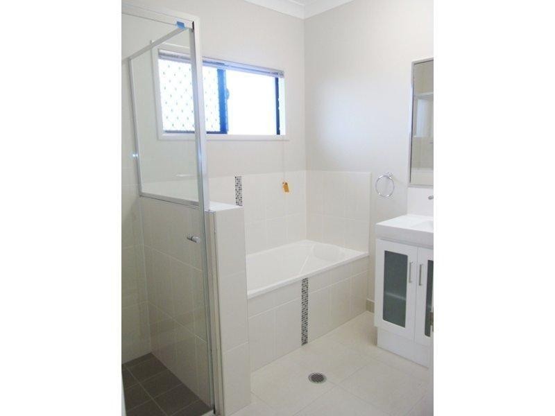 7 Laysan Street, Burdell QLD 4818