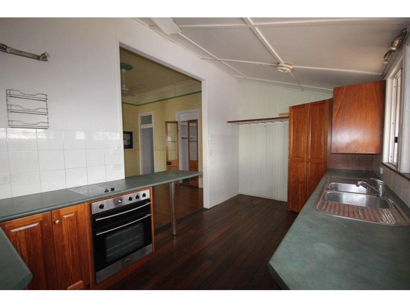 17 McIllwraith Street, South Townsville QLD 4810