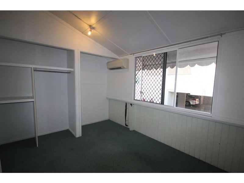 17 McIllwraith Street, South Townsville QLD 4810