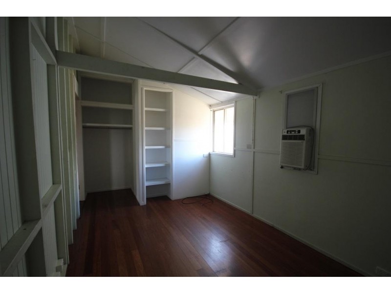 17 McIllwraith Street, South Townsville QLD 4810