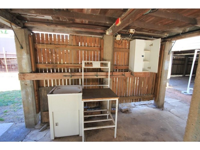 17 McIllwraith Street, South Townsville QLD 4810