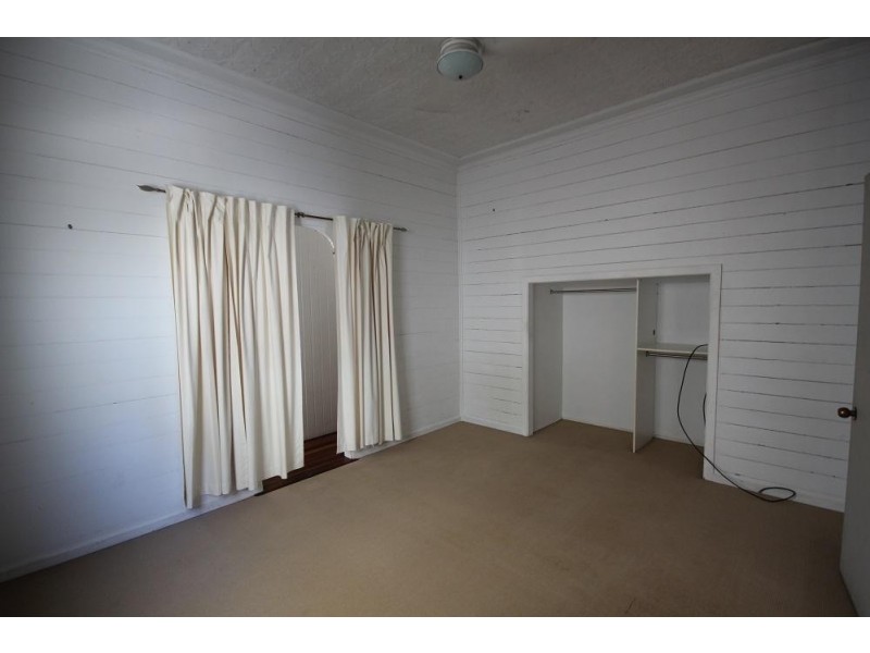 17 McIllwraith Street, South Townsville QLD 4810