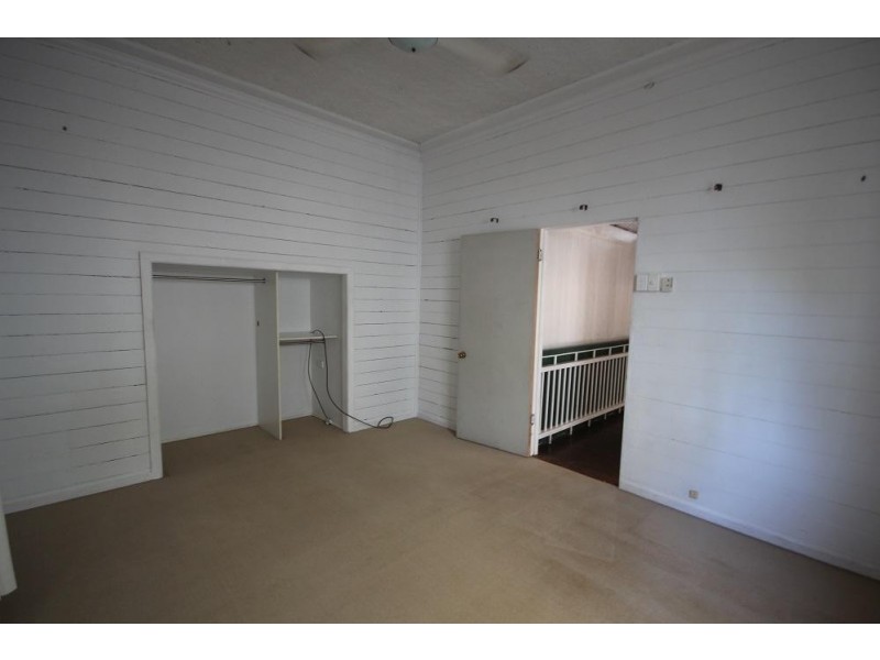 17 McIllwraith Street, South Townsville QLD 4810