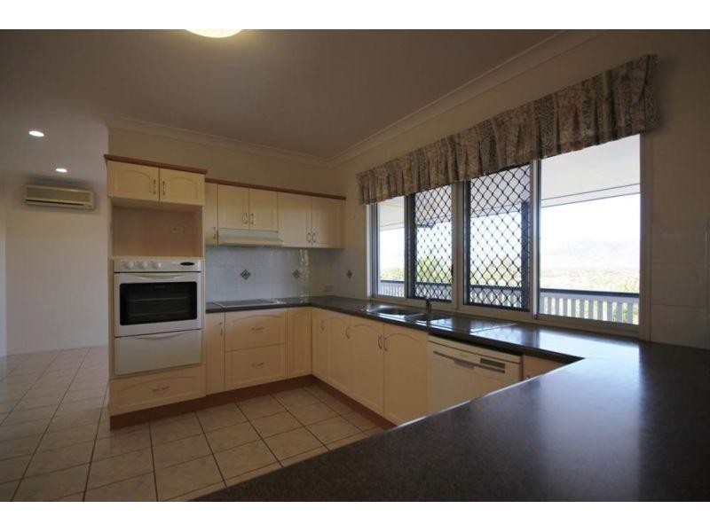 13/18 High Vista Drive, Mount Louisa QLD 4814