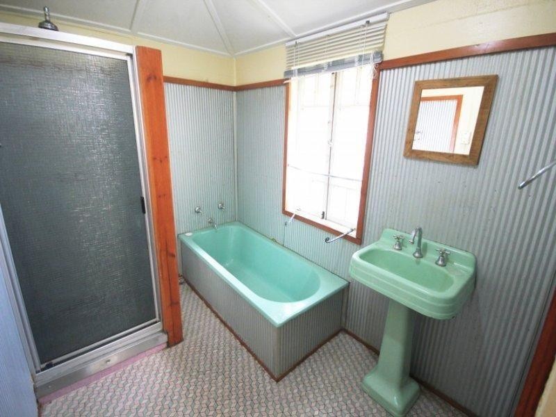 28B Ackers Street, Hermit Park QLD 4812