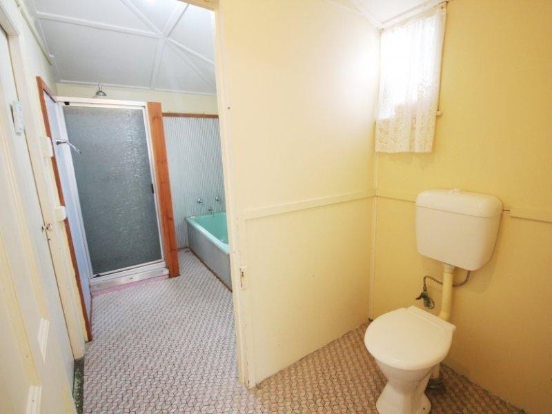 28B Ackers Street, Hermit Park QLD 4812