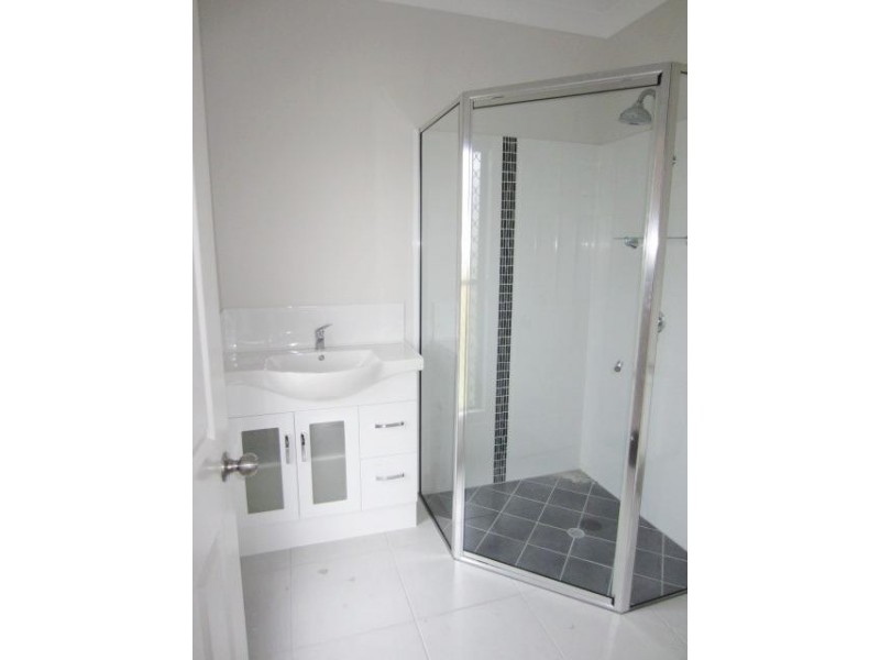 5 Baros Street, Burdell QLD 4818