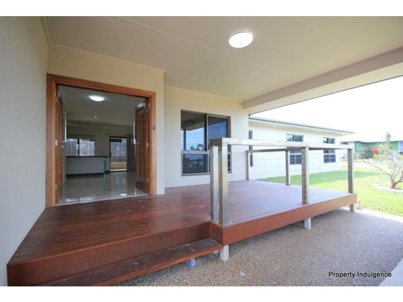 7 Baxendell Place, Bushland Beach QLD 4818