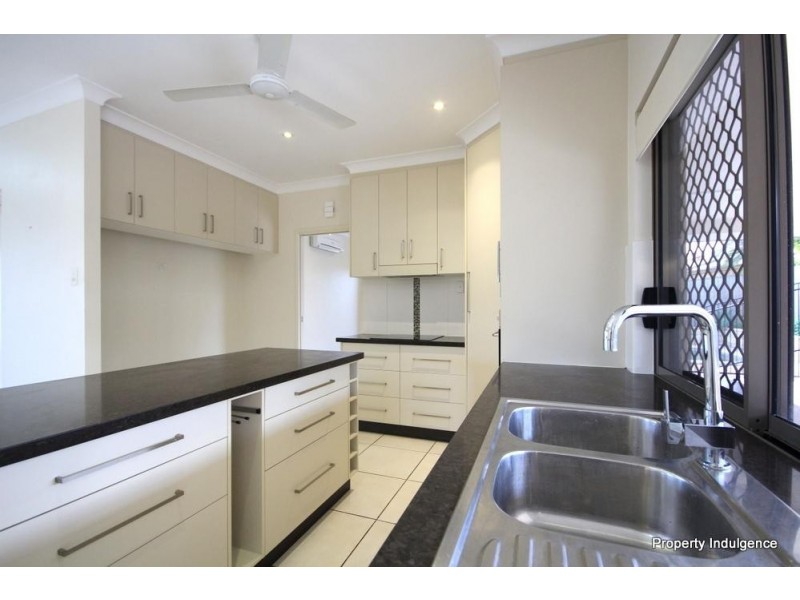 7 Baxendell Place, Bushland Beach QLD 4818