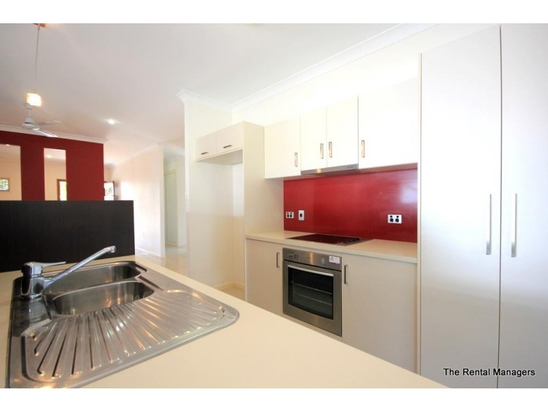 8 Arafura Close, Burdell QLD 4818