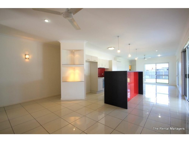 8 Arafura Close, Burdell QLD 4818