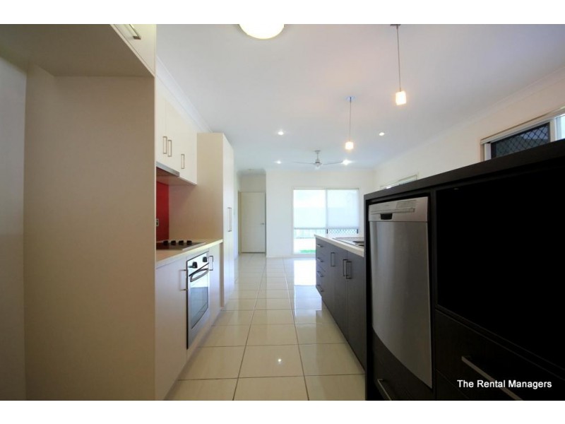 8 Arafura Close, Burdell QLD 4818