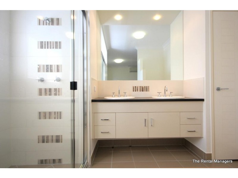 8 Arafura Close, Burdell QLD 4818