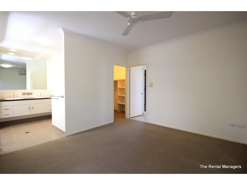 8 Arafura Close, Burdell QLD 4818