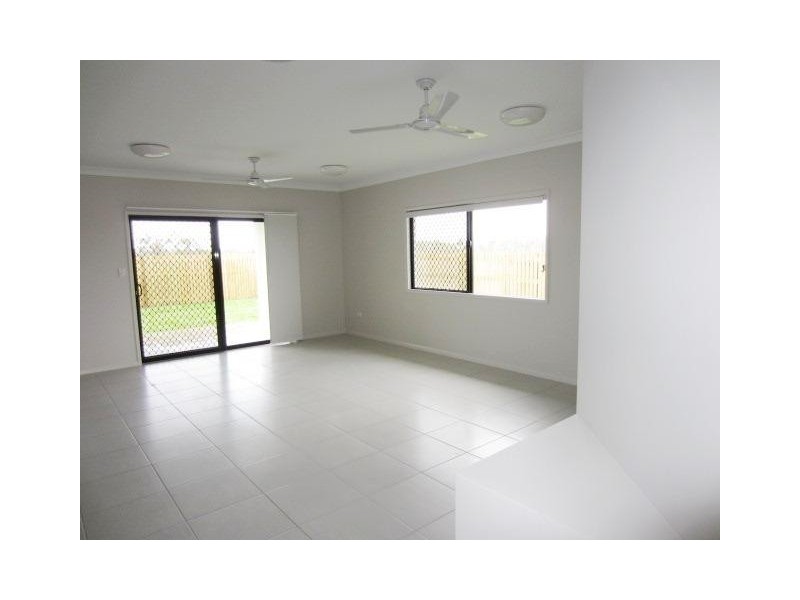 10 Laysan Street, Burdell QLD 4818