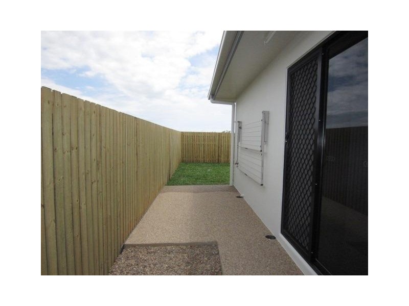 10 Laysan Street, Burdell QLD 4818