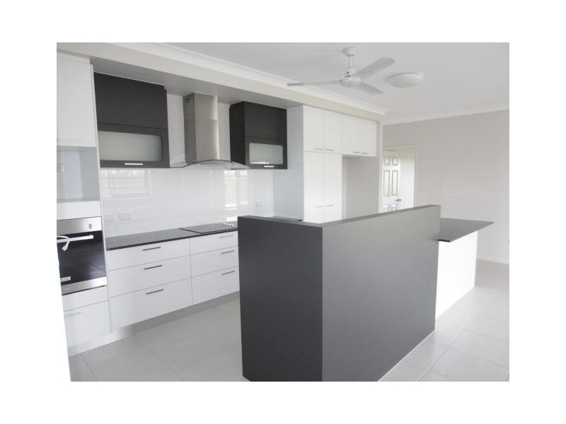 10 Laysan Street, Burdell QLD 4818