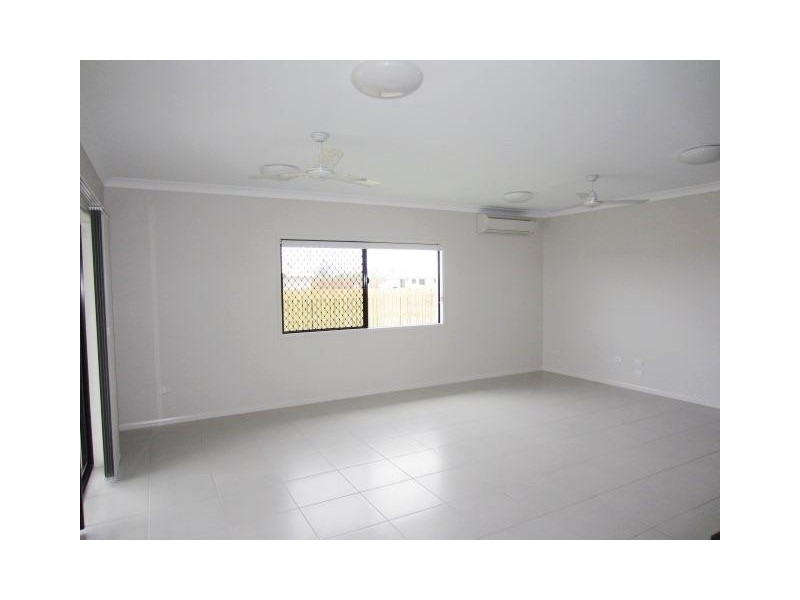 10 Laysan Street, Burdell QLD 4818