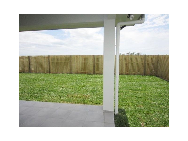 10 Laysan Street, Burdell QLD 4818