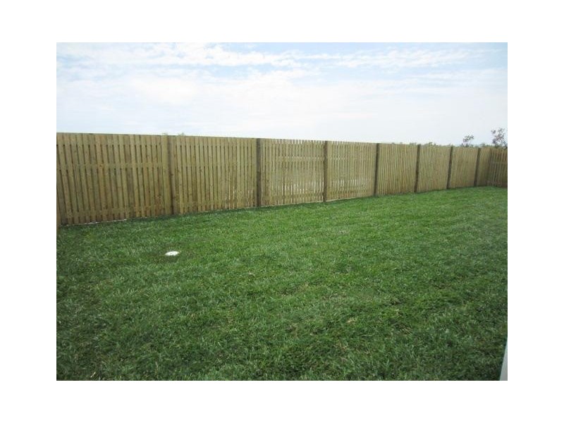 10 Laysan Street, Burdell QLD 4818