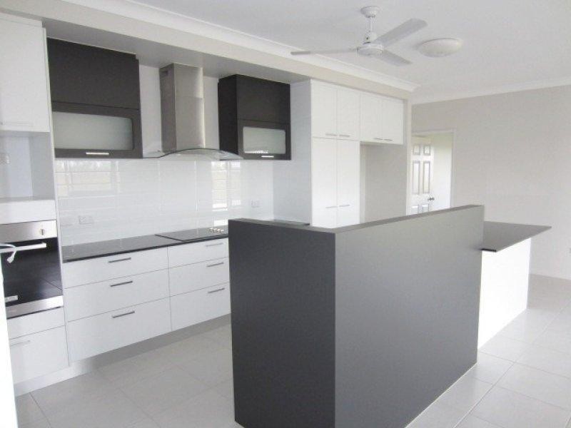 10 Laysan Street, Burdell QLD 4818