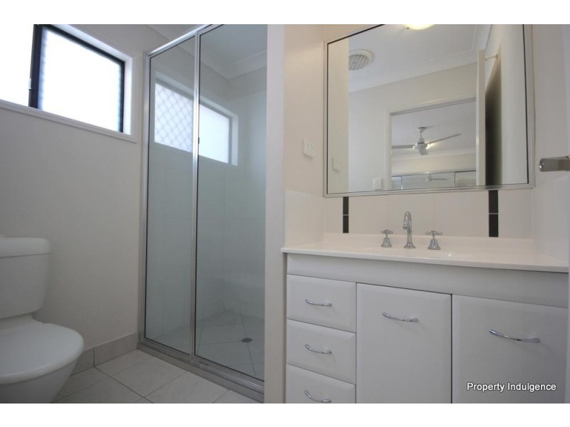 13 Rowley Place, Burdell QLD 4818