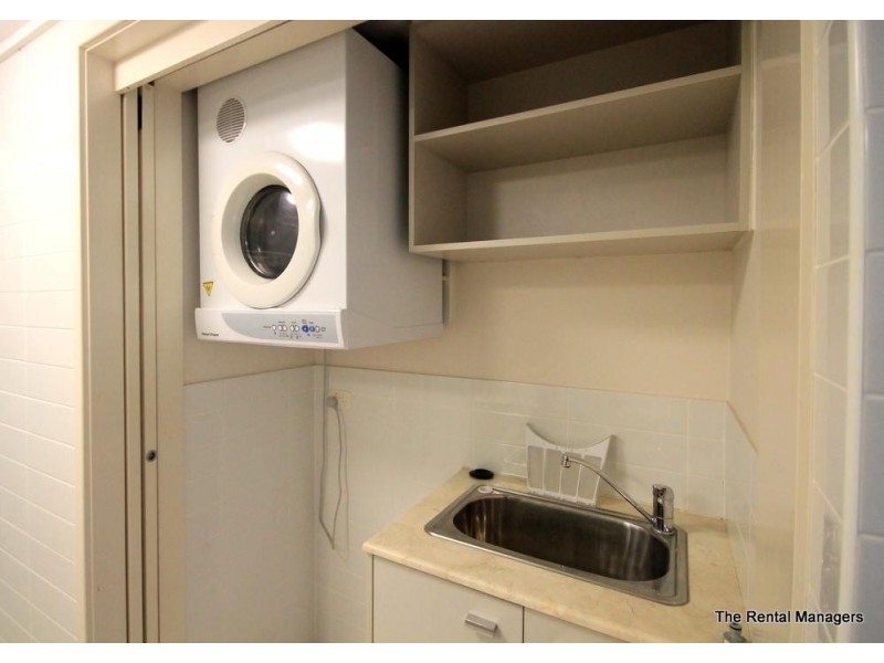 319/72-74 The Strand, North Ward QLD 4810