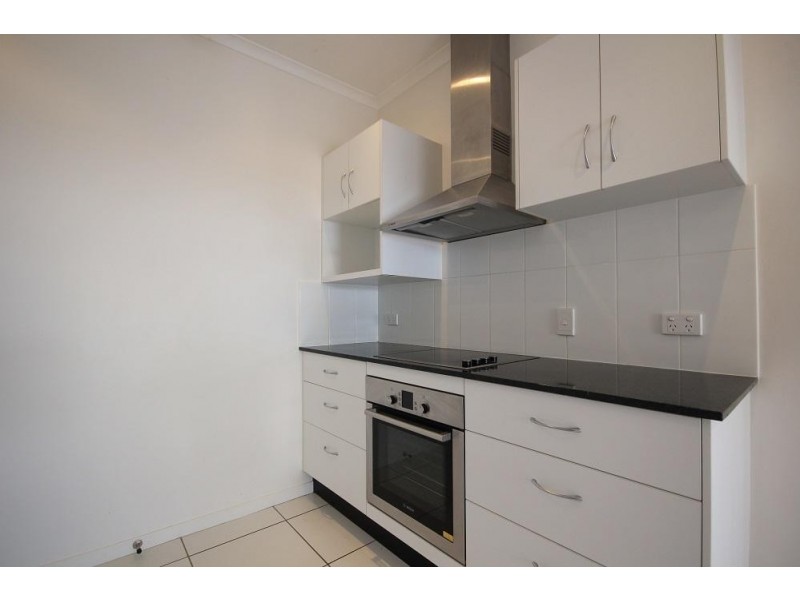 4/104 Mitchell Street, North Ward QLD 4810