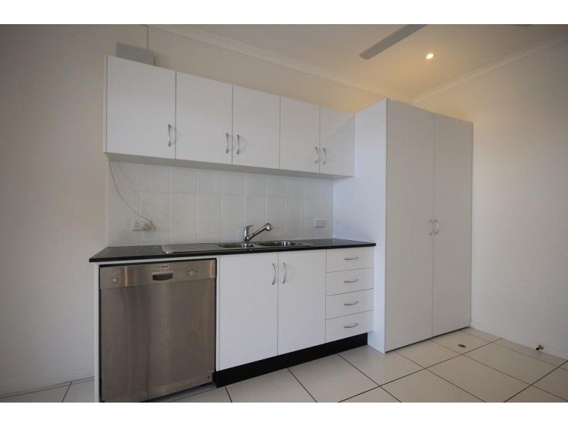 4/104 Mitchell Street, North Ward QLD 4810