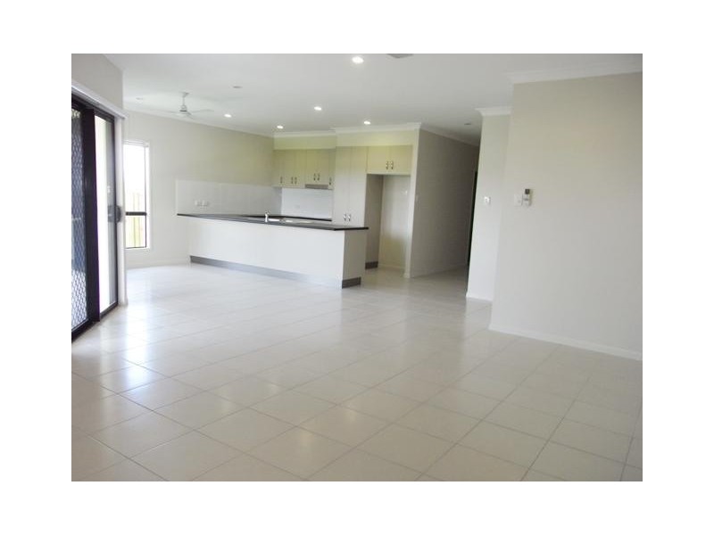 52 Sunhaven Boulevard, Burdell QLD 4818