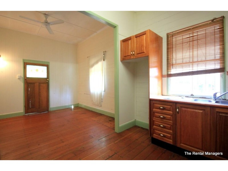 100 Tenth Avenue, Railway Estate QLD 4810