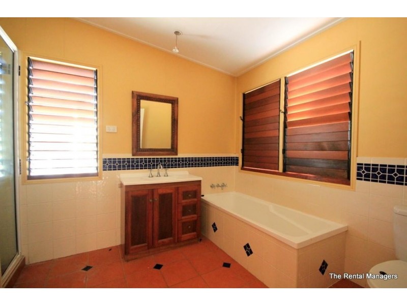 100 Tenth Avenue, Railway Estate QLD 4810