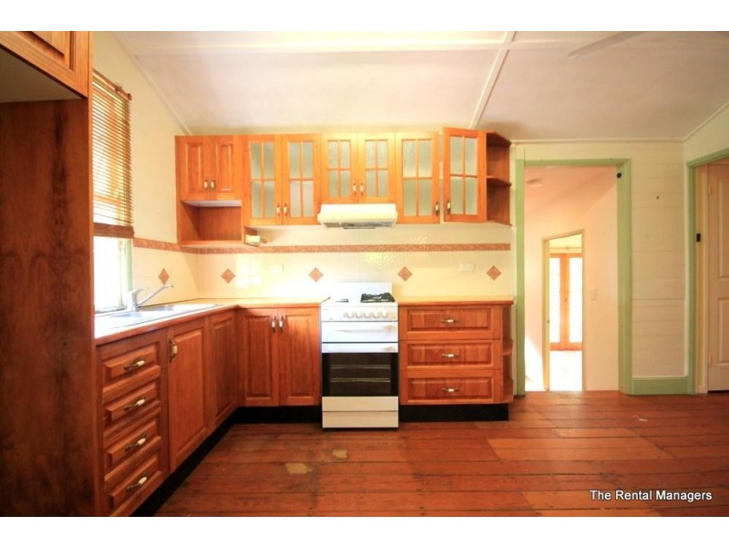 100 Tenth Avenue, Railway Estate QLD 4810