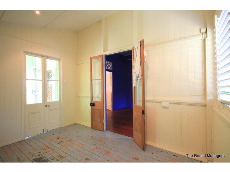 100 Tenth Avenue, Railway Estate QLD 4810