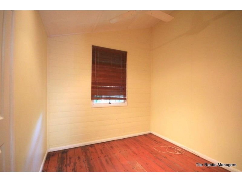 100 Tenth Avenue, Railway Estate QLD 4810