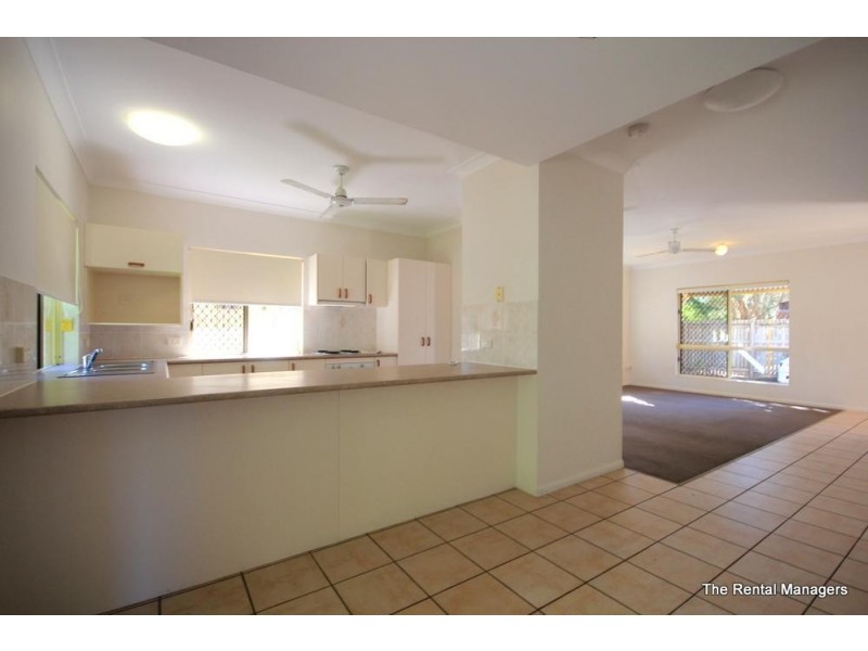 2/12 Xavier Street, Railway Estate QLD 4810