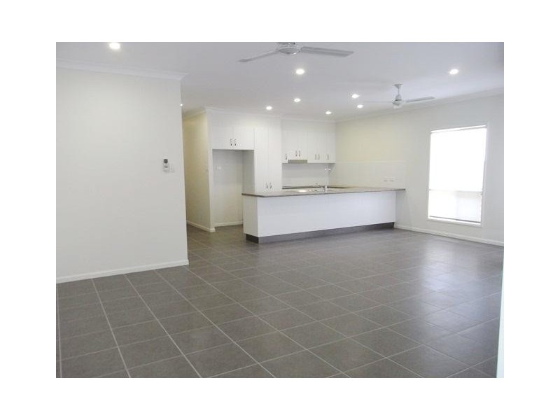 37 Sunhaven Boulevard, Burdell QLD 4818