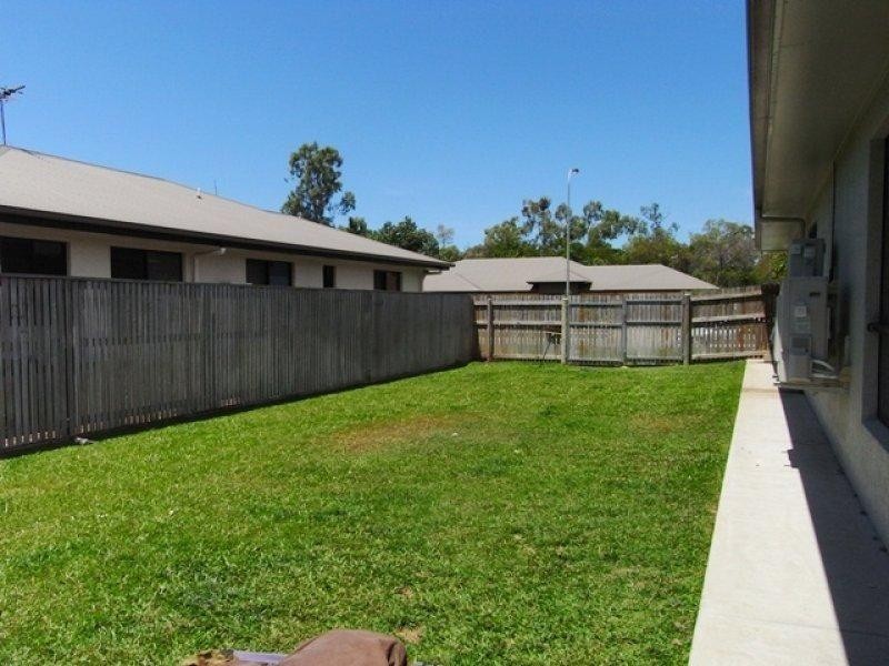 27 Coolaree Drive, Bushland Beach QLD 4818