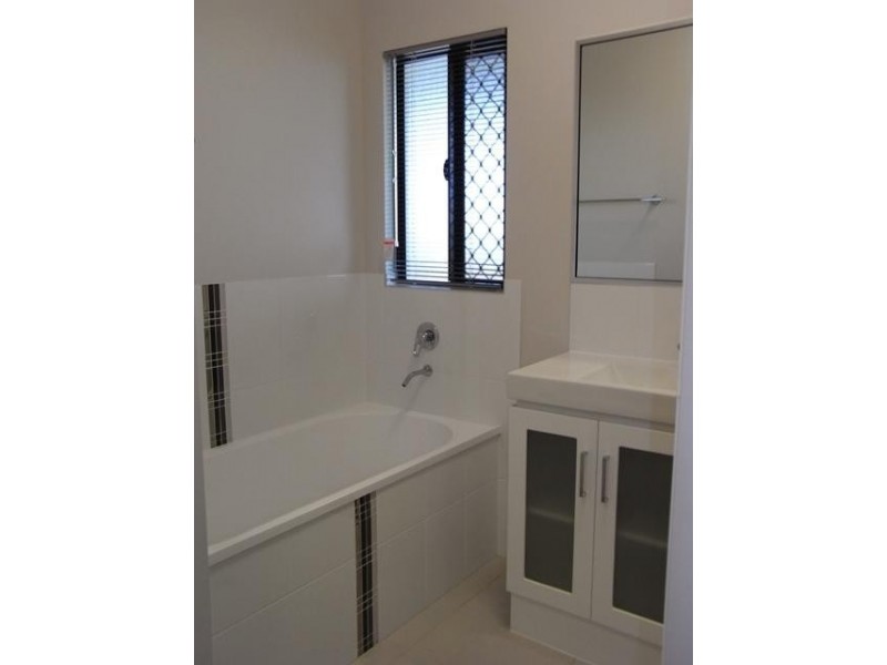 10 Madonis Way, Burdell QLD 4818
