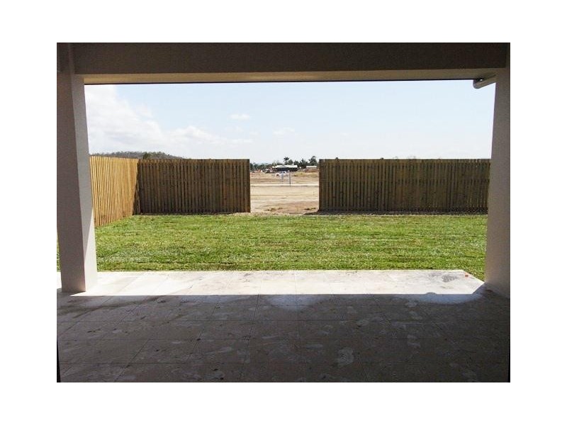 12 Tobias Avenue, Burdell QLD 4818