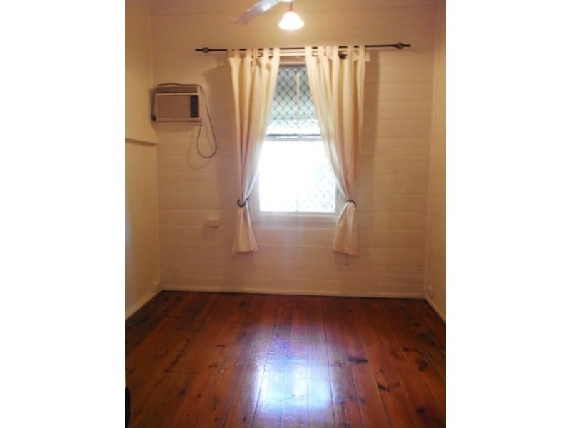 22 Sixth Street, South Townsville QLD 4810